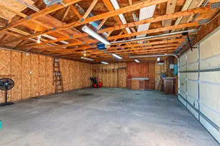 817 N Irwin Ave, Green Bay, WI 54302 - Photo 23