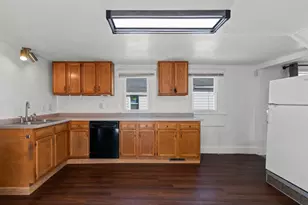 817 N Irwin Ave, Green Bay, WI 54302 - Photo 5