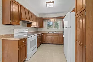 220 Walnut St, Clintonville, WI 54929 - Photo 3