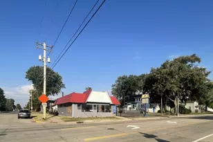 1429 S Main St, Oshkosh, WI 54902 - Photo 5