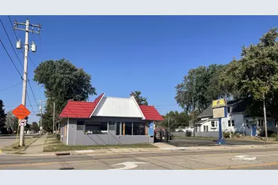 1429 S Main Street, Oshkosh, WI 54902 - Photo 3