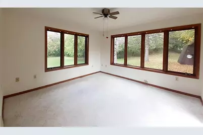 5730 N Ballard Road, Appleton, WI 54913 - Photo 11