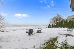 2346 Hickory Ln, Oshkosh, WI 54901 - Photo 3