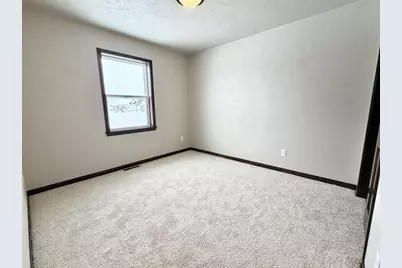 2034 Red Fox Lane, Kaukauna, WI 54130 - Photo 9