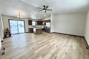 2034 Red Fox Ln, Kaukauna, WI 54130 - Photo 3