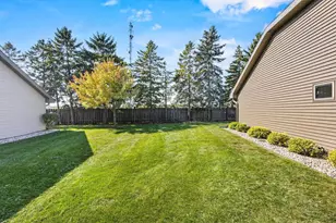 83 Spencer Village Ct, Appleton, WI 54914 - Photo 9