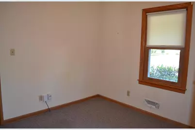 655 W 19th Avenue, Oshkosh, WI 54902 - Photo 23