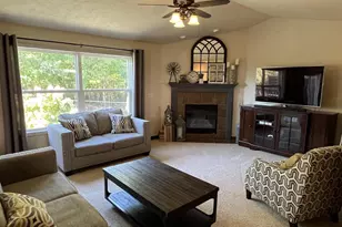 2340 Ladybird Dr, Neenah, WI 54956 - Photo 5