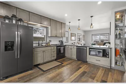 1751 S Oneida Street, Green Bay, WI 54304 - Photo 11