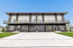 1749 S Oneida St, Green Bay, WI 54304 - Photo 3