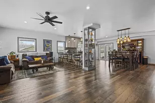 1749 S Oneida St, Green Bay, WI 54304 - Photo 7