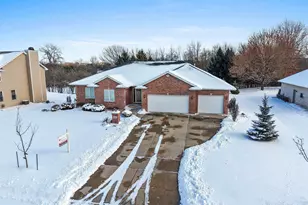 2087 Swanstone Cir, De Pere, WI 54115 - Photo 3