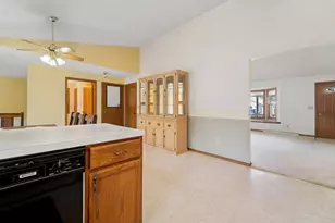 1442 Baytree Ln, Neenah, WI 54956 - Photo 7