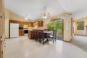 1442 Baytree Ln, Neenah, WI 54956 - Photo 9