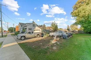 457 W 12th Ave, Oshkosh, WI 54902 - Photo 13