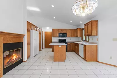 3910 Monroe Road, De Pere, WI 54115 - Photo 11