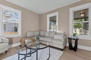 110 W 17th Ave, Oshkosh, WI 54902 - Photo 9