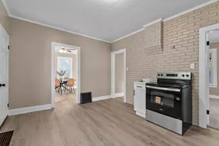 110 W 17th Ave, Oshkosh, WI 54902 - Photo 13