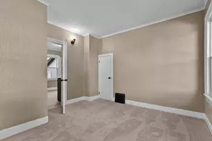 110 W 17th Ave, Oshkosh, WI 54902 - Photo 15