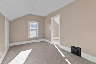 110 W 17th Ave, Oshkosh, WI 54902 - Photo 19