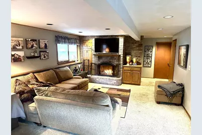 118 W Greenfield Drive, Little Chute, WI 54140 - Photo 9