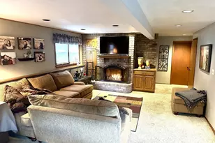 118 W Greenfield Dr, Little Chute, WI 54140 - Photo 9