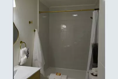 438 W 5th Avenue, Oshkosh, WI 54902 - Photo 11