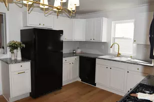 438 W 5th Ave, Oshkosh, WI 54902 - Photo 5