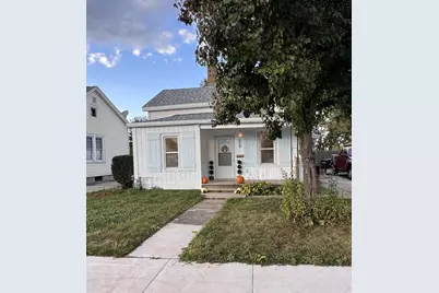 438 W 5th Avenue, Oshkosh, WI 54902 - Photo 1