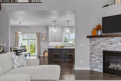 2053 W Sugar Court, Appleton, WI 54913 - Photo 5