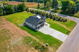 4104 Blackberry Ridge Dr, Oneida, WI 54155 - Photo 3