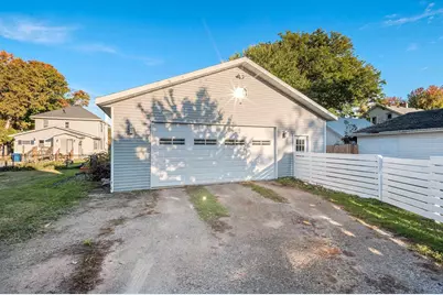 664 Evans Street, Oshkosh, WI 54901 - Photo 17
