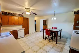 N4574 Broadway St, New London, WI 54961 - Photo 17