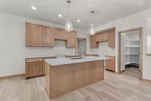 1093 Stordeur Dr, Green Bay, WI 54313 - Photo 23