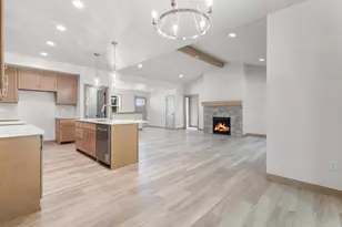 1093 Stordeur Dr, Green Bay, WI 54313 - Photo 27