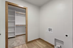 1093 Stordeur Dr, Green Bay, WI 54313 - Photo 43