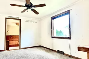 502 S 29th St, Manitowoc, WI 54220 - Photo 9