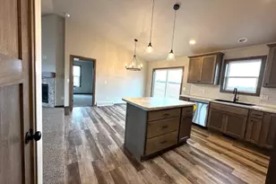 1302 W Thorn Crk Dr, Hilbert, WI 54129 - Photo 5