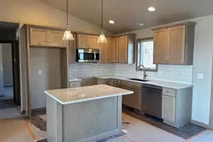 1302 W Thorn Crk Dr, Hilbert, WI 54129 - Photo 3