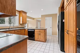 1909 N Nicholas St, Appleton, WI 54914 - Photo 9