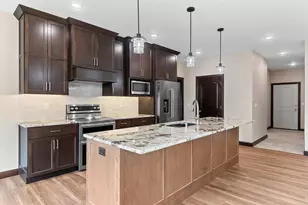 2534 N Stellita Cir, De Pere, WI 54115 - Photo 15