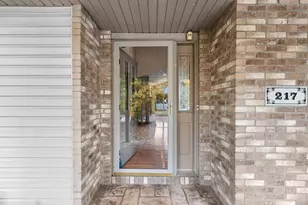 217 Patricia Ln, Wrightstown, WI 54180 - Photo 3