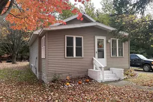 708 Roosevelt Rd, Niagara, WI 54156 - Photo 1