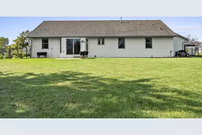 708 Lowell Road, Luxemburg, WI 54217 - Photo 5