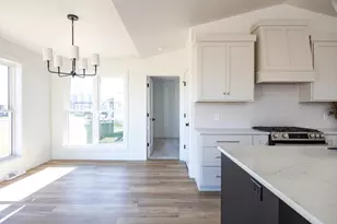 1622 Sage Xing, Oshkosh, WI 54904 - Photo 11