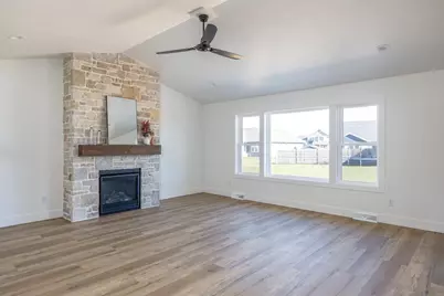 1622 Sage Crossing, Oshkosh, WI 54904 - Photo 5