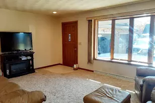 N3992 Shamrock Cir, Appleton, WI 54913 - Photo 5