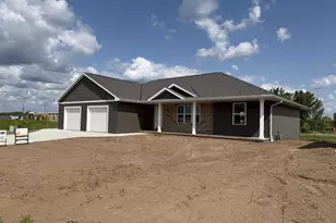 1927 Huffcutt Ln, Waupaca, WI 54981 - Photo 3