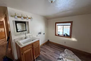 98 10th St, Clintonville, WI 54929 - Photo 9