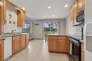 498 Ridgeway Ct, Brillion, WI 54110 - Photo 7